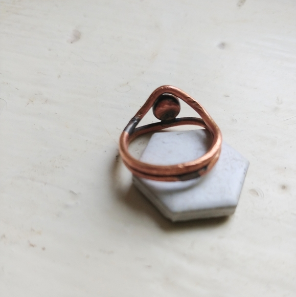 Size 5.5 copper emerald green gemstone chrysoprase jade evil eye triangle ring - Picture 4 of 7